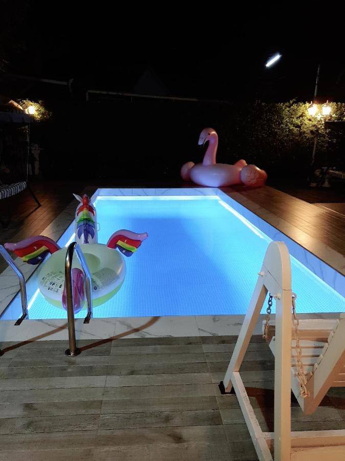 Little Poolvilla